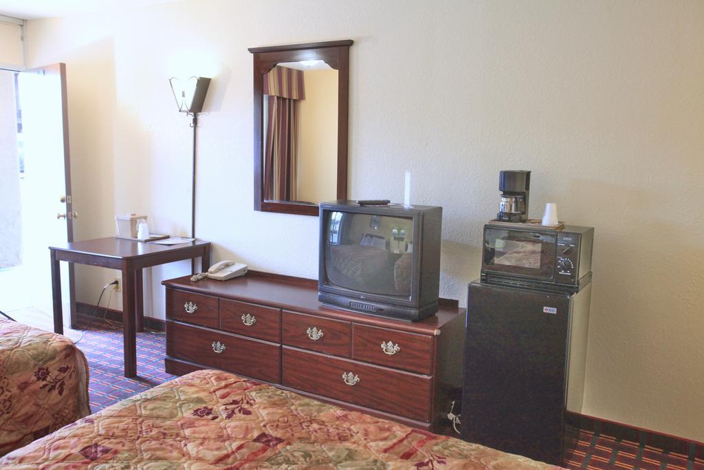 Regency Inn פיג'ן פורג' חדר תמונה