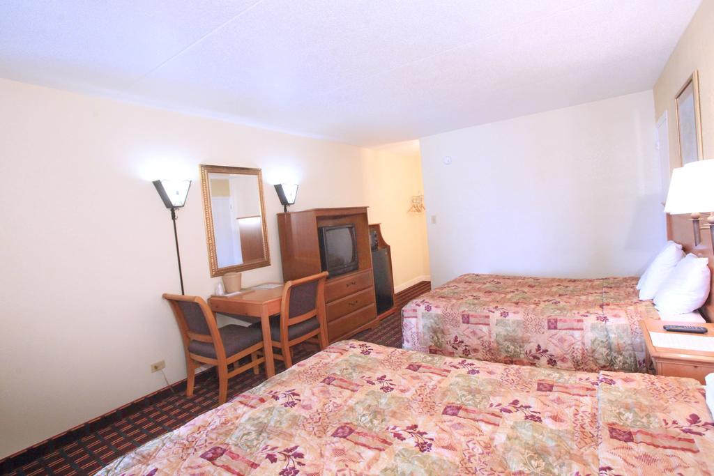 Regency Inn פיג'ן פורג' חדר תמונה